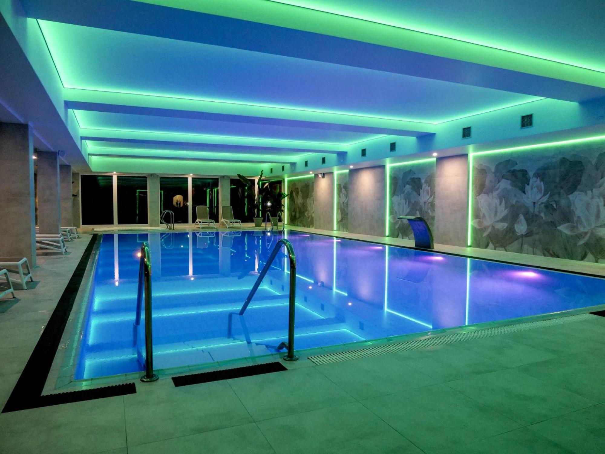 Krol Plaza Spa & Wellness ヤロスワビエツ エクステリア 写真